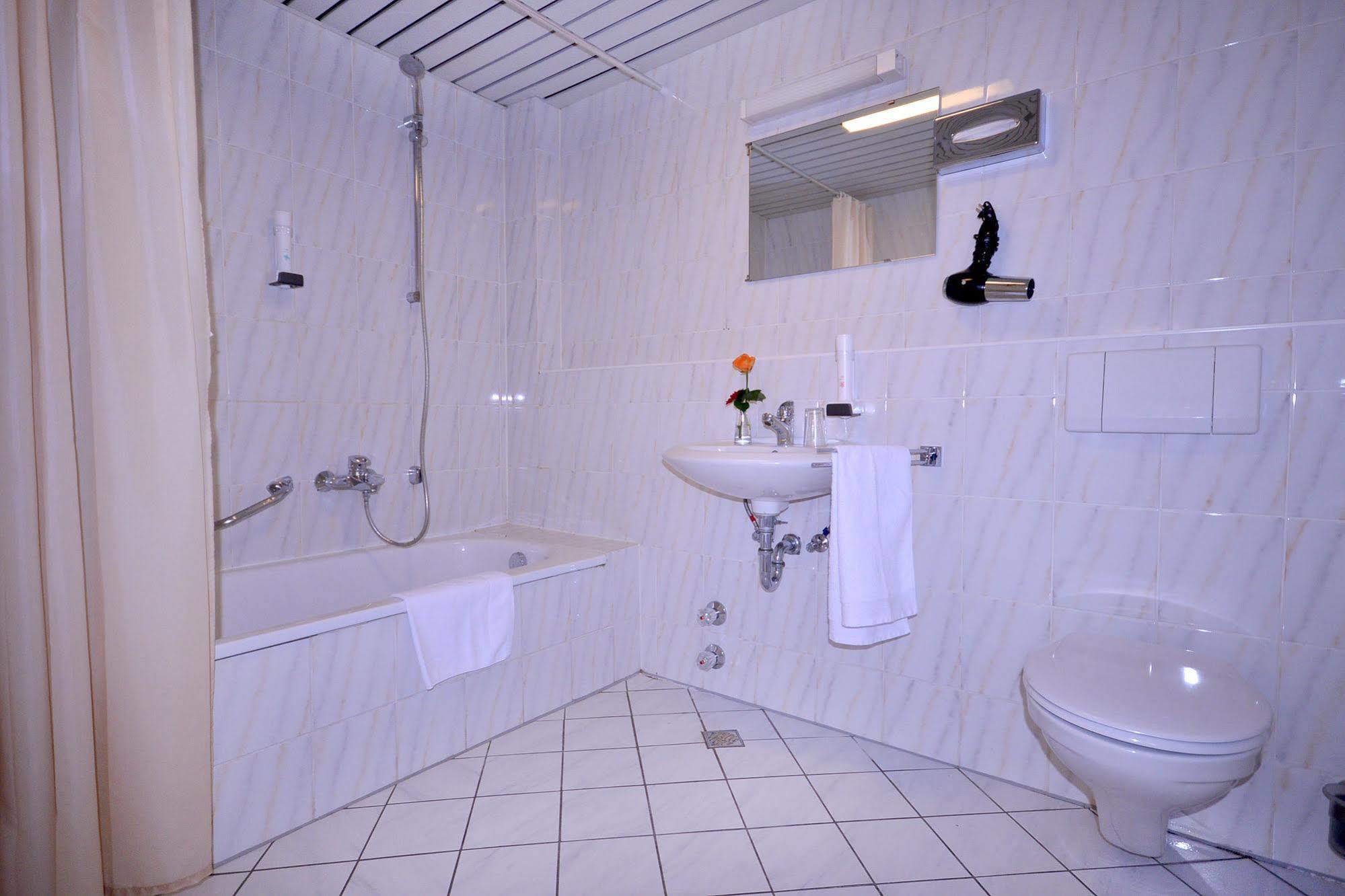 Alpha Hotel Garni Dietzenbach Kültér fotó